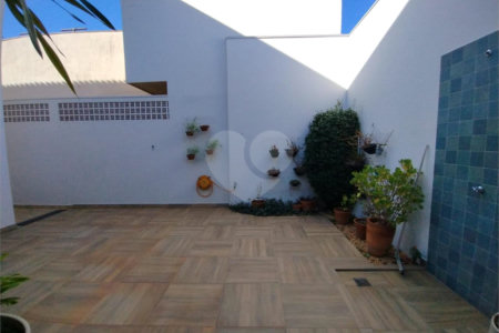 Casa à venda ou para alugar com 3 suítes em Jardim Itália, Itapetininga, SP