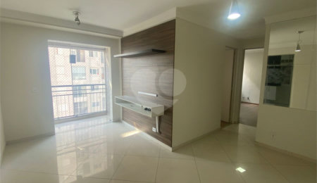 Apartamento à venda com 2 quartos, sendo 1 suíte,  em Parque Maria Domitila, São Paulo, SP