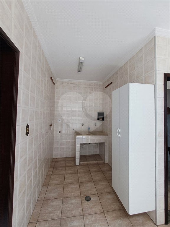 Sobrado à venda com 3 quartos, sendo 1 suíte,  em Jardim Pinheiros, São Paulo, SP