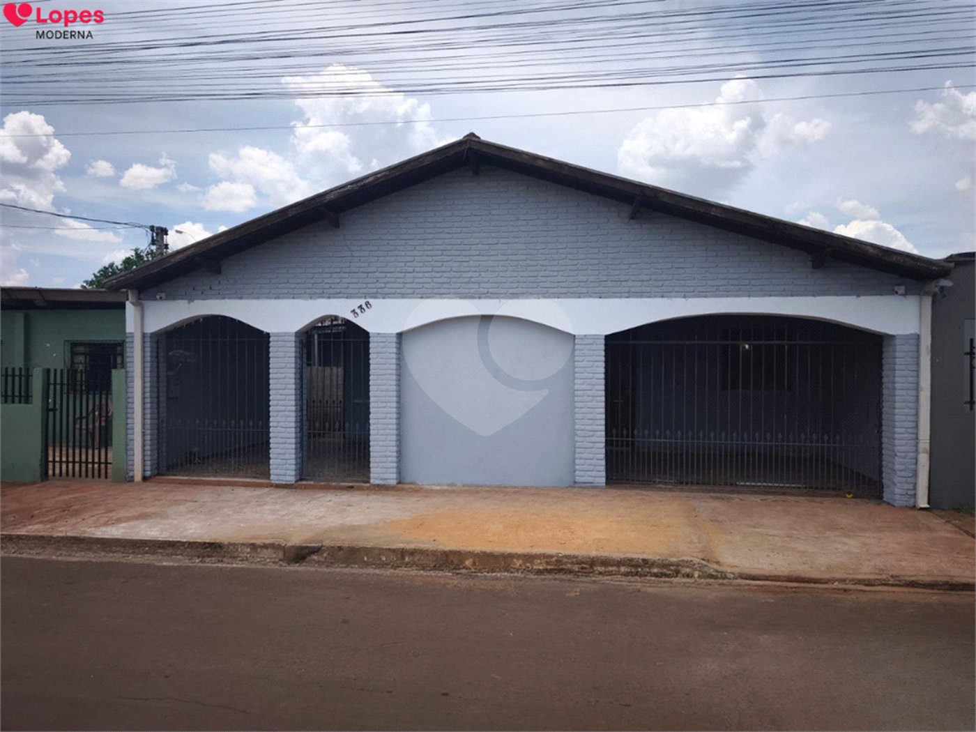 Casa à venda com 3 quartos, sendo 2 suítes, em Parque dos Ipês II, Ponta Porã, MS
