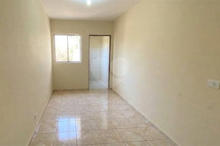 Sobrado à venda com 4 quartos, sendo 1 suíte, em Conjunto Habitacional Itapetininga F3, Itapetininga, SP