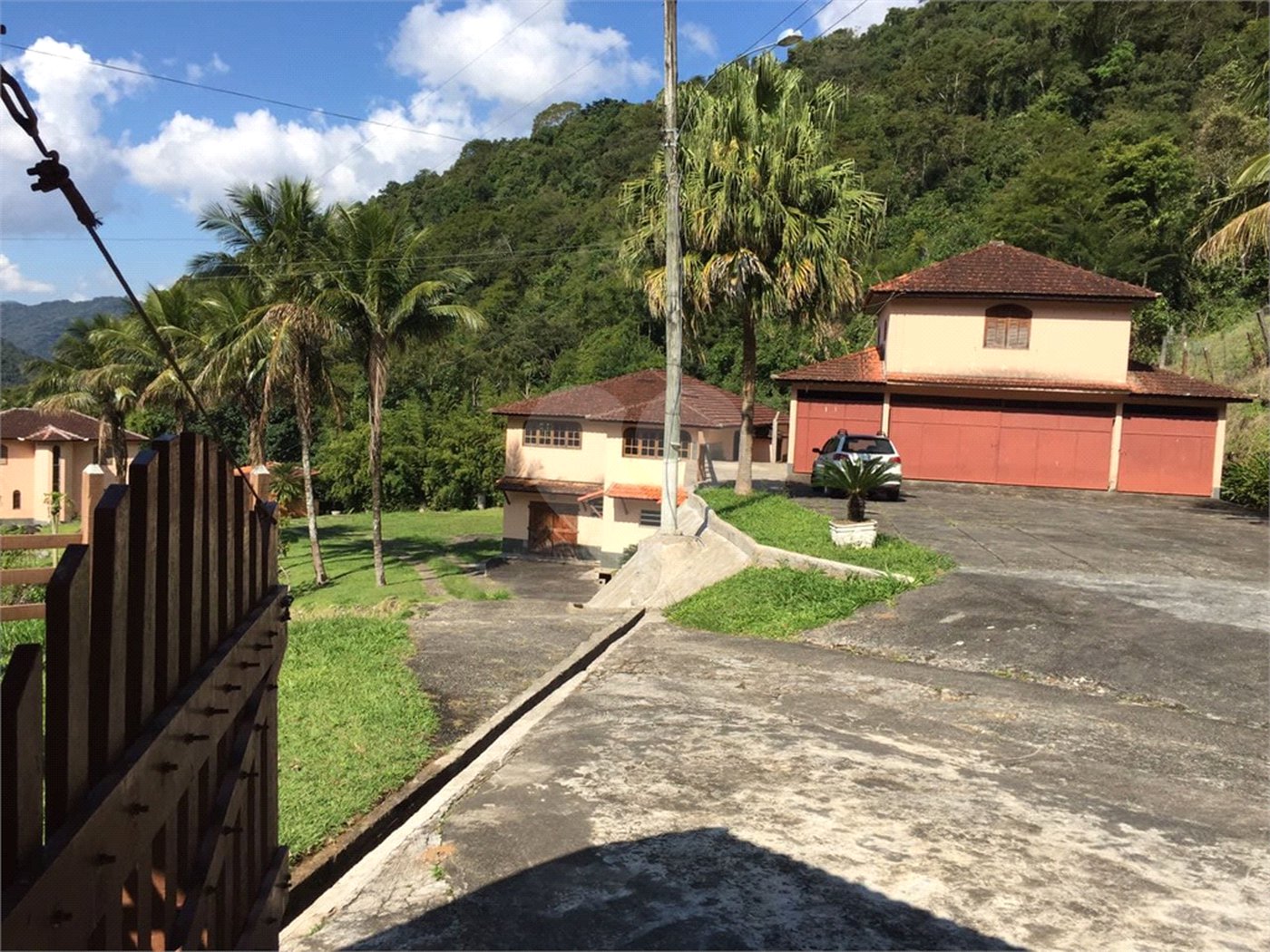 Fazenda à venda com 7 quartos, sendo 3 suítes, em Professor Souza, Casimiro de Abreu, RJ