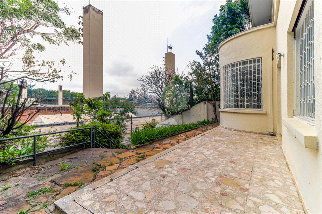 Casa à venda ou para alugar com 4 quartos, sendo 1 suíte,  em Pacaembu, São Paulo, SP