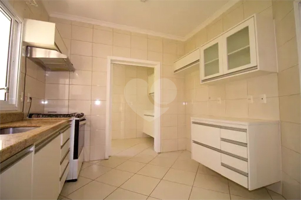 Casa à venda com 4 quartos, sendo 3 suítes,  no condomínio Altos da Serra Vi, São José dos Campos - SP
