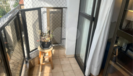 Apartamento à venda com 3 quartos, sendo 1 suíte,  em Vila Gumercindo, São Paulo, SP