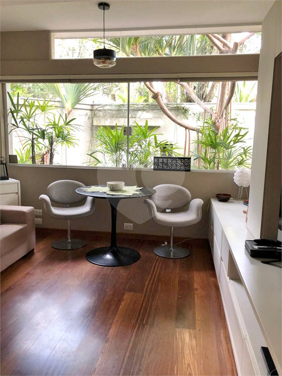Sobrado à venda com 4 quartos, sendo 1 suíte, em Jardim Novo Mundo, São Paulo, SP