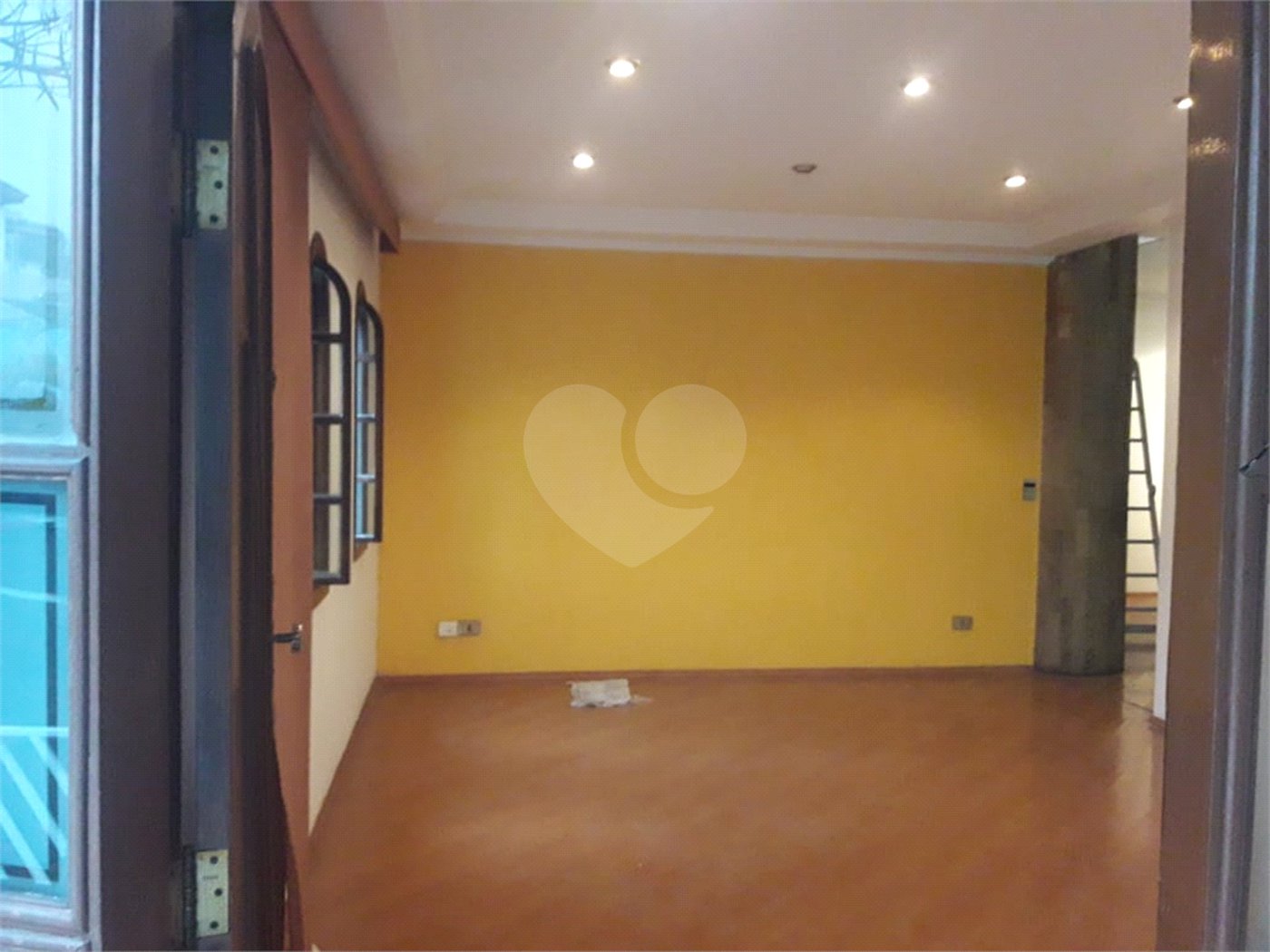 Sobrado à venda com 4 quartos, sendo 1 suíte, em Jaçanã, São Paulo, SP