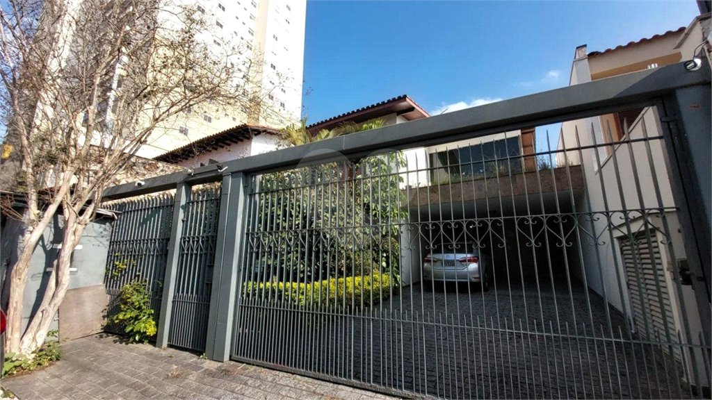Casa à venda com 6 quartos, sendo 3 suítes, em Jardim Brasil (zona Sul), São Paulo, SP