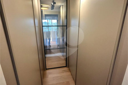 Apartamento à venda no bairro Vila Regente Feijó com 165 m² de área útil construída, com 3 dormitórios, sendo 3 suítes,Mobiliado com 3 Suítes 3 Vagas no Araribá Home Resort