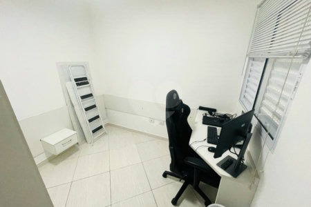 Casa à venda com 3 quartos, sendo 1 suíte, no condomínio Rafaela I, São Paulo - SP