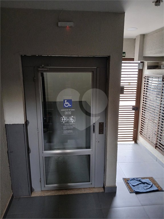 Apartamento à venda com 2 quartos em Vila dos Remédios, São Paulo, SP