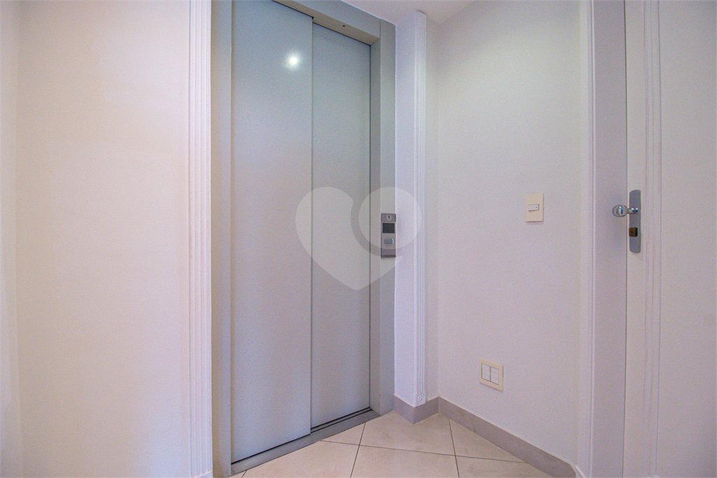 Apartamento à venda com 3 quartos, sendo 1 suíte, em Panamby, São Paulo, SP
