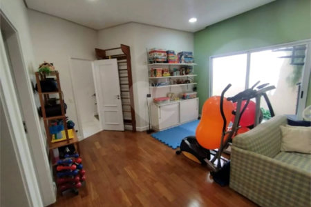 Casa à venda ou para alugar com 4 suítes no condomínio Solares Vila Europa, São Paulo - SP