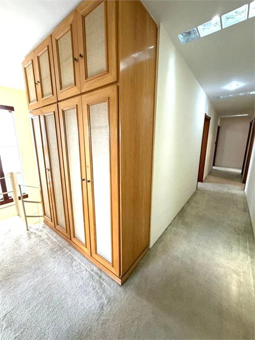 Sobrado à venda com 5 quartos, sendo 3 suítes, em Jardim Leonor, São Paulo, SP