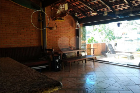 Sobrado à venda com 6 suítes em Vila Guarani (z Sul), São Paulo, SP