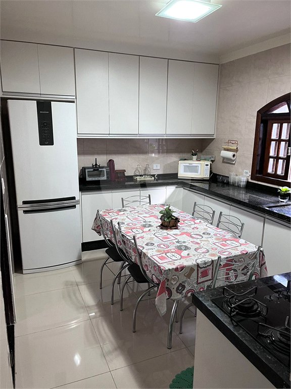 Sobrado à venda com 5 quartos, sendo 2 suítes,  em Jardim da Granja, São José dos Campos, SP