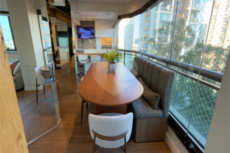 Apartamento à venda ou para alugar com 4 suítes em Jardim Fonte do Morumbi, São Paulo, SP