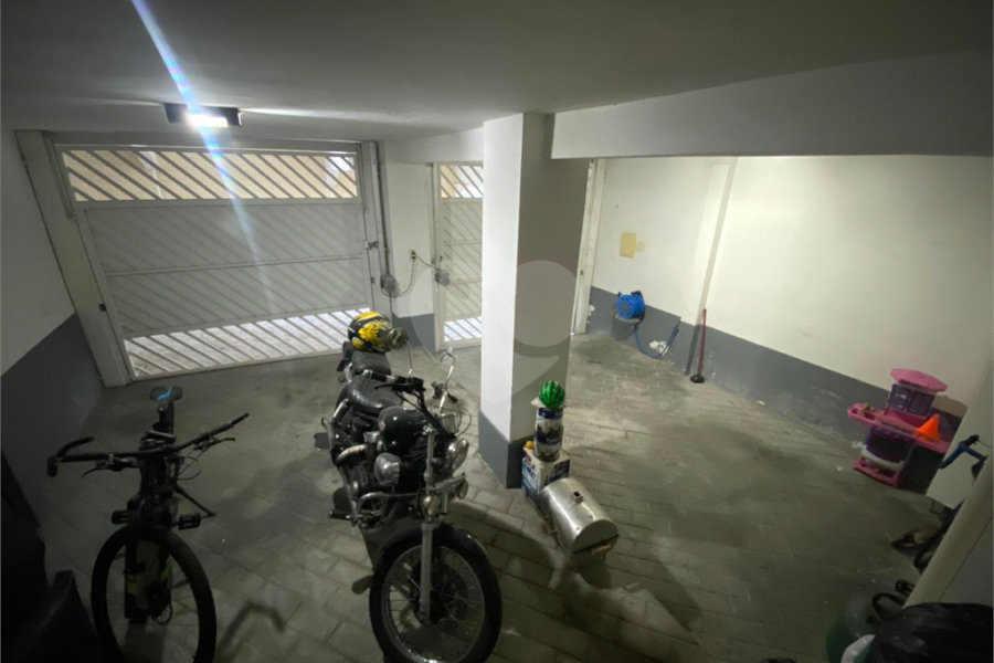 Casa à venda com 3 quartos, sendo 1 suíte,  no condomínio Regina, São Paulo - SP