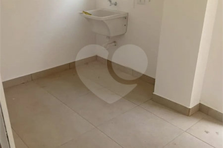 Sobrado à venda com 3 quartos, sendo 2 suítes,  em Vila Homero Thon, Santo André, SP