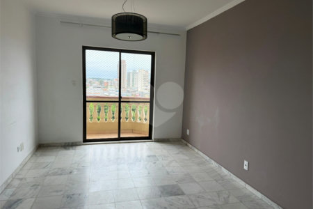 Apartamento à venda com 3 quartos, sendo 1 suíte, no Centro, Suzano, SP