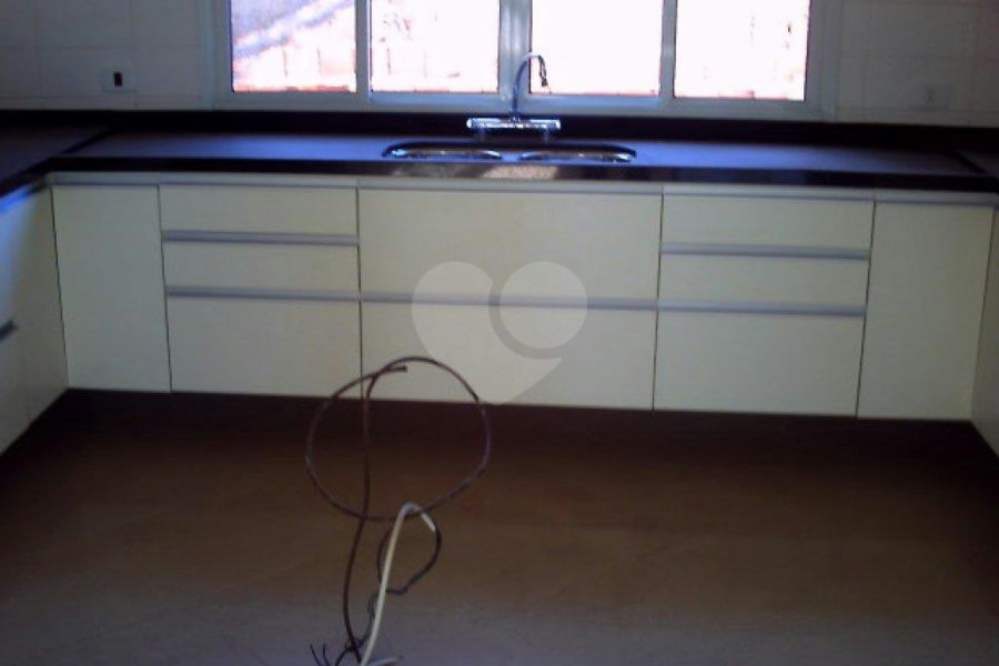 Sobrado à venda com 3 quartos, sendo 1 suíte, em Vila Irmãos Arnoni, São Paulo, SP