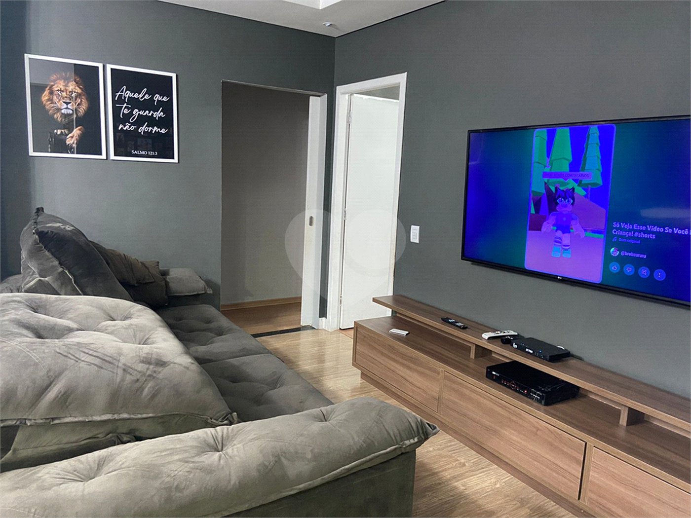 Casa à venda com 3 quartos, sendo 2 suítes, em Jardim Medina, Poá, SP