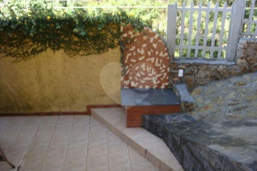Sobrado à venda com 5 suítes em Juqueri Mirim, Mairiporã, SP