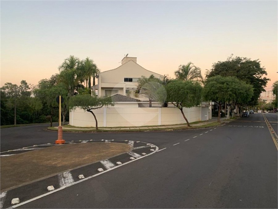 Casa à venda com 3 suítes no condomínio Residencial Villa dos Inglezes, Sorocaba - SP