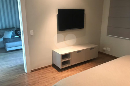 Casa à venda com 5 suítes em Jardim São Bento, São Paulo, SP