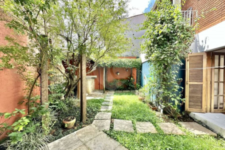 Sobrado à venda com 4 quartos, sendo 2 suítes, em Jardim Jussara, São Paulo, SP