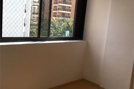 Apartamento à venda com 3 quartos, sendo 1 suíte, em Jardim Parque Morumbi, São Paulo, SP