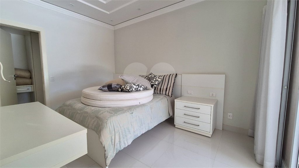 Casa à venda com 5 suítes no condomínio Lago Azul 1, Araçoiaba da Serra - SP