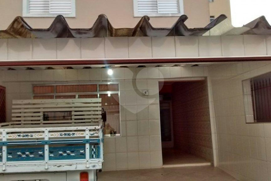 Casa à venda com 3 quartos, sendo 1 suíte, no condomínio Travessa Soldado Oscar Ribeiro Sampaio,8, São Paulo - SP