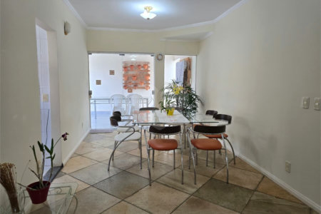 Casa à venda com 4 quartos, sendo 2 suítes,  em Vila Nastri, Itapetininga, SP