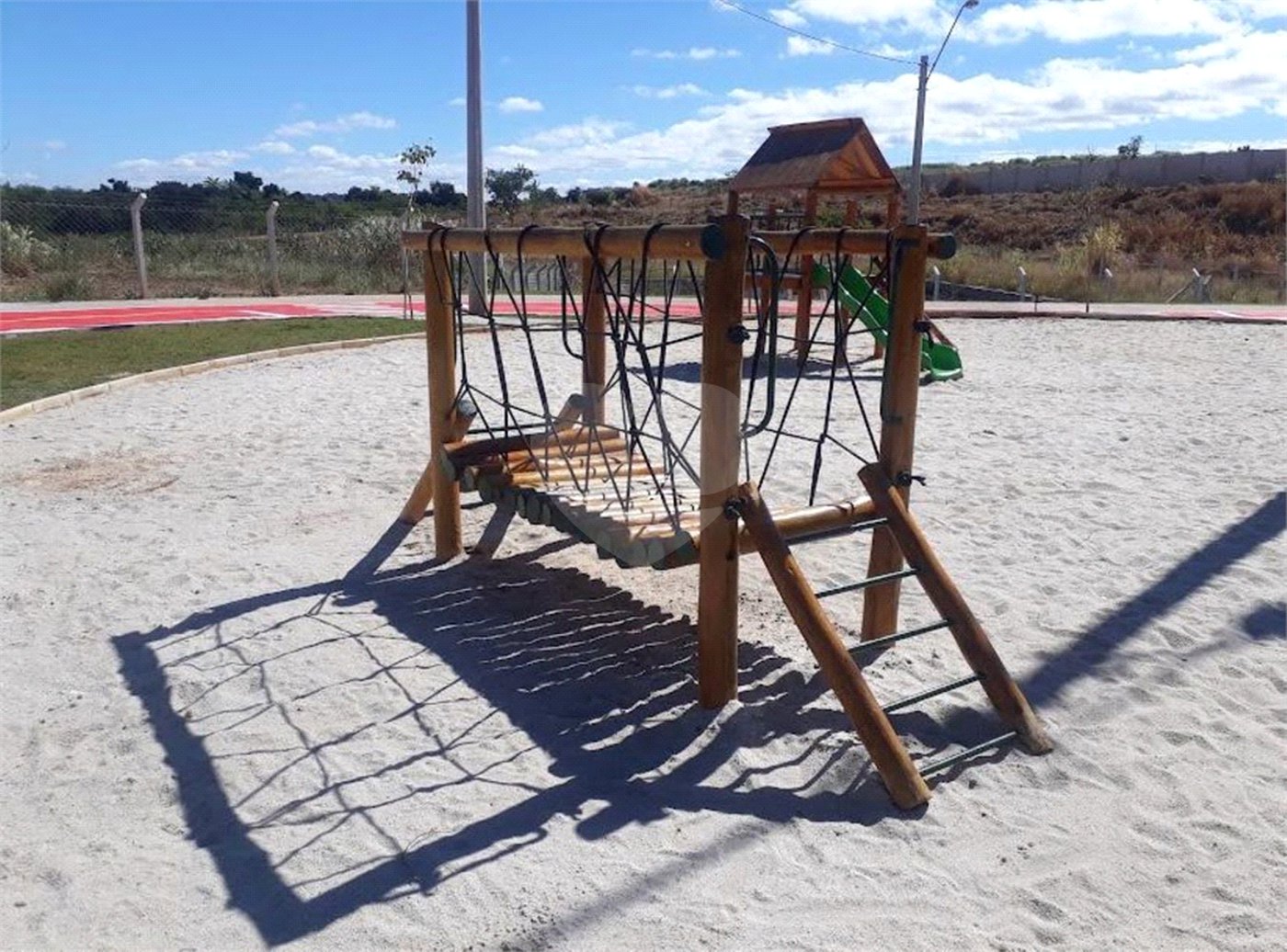 Casa à venda com 5 suítes no condomínio Residencial Entreverdes, Campinas - SP