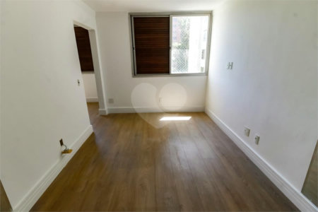 Apartamento à venda com 3 quartos, sendo 2 suítes, em Vila Andrade, São Paulo, SP