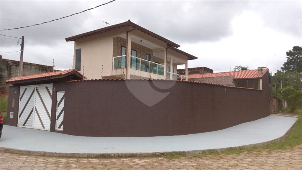 Sobrado à venda com 3 quartos, sendo 1 suíte,  em Balneário São João Batista 2, Peruíbe, SP