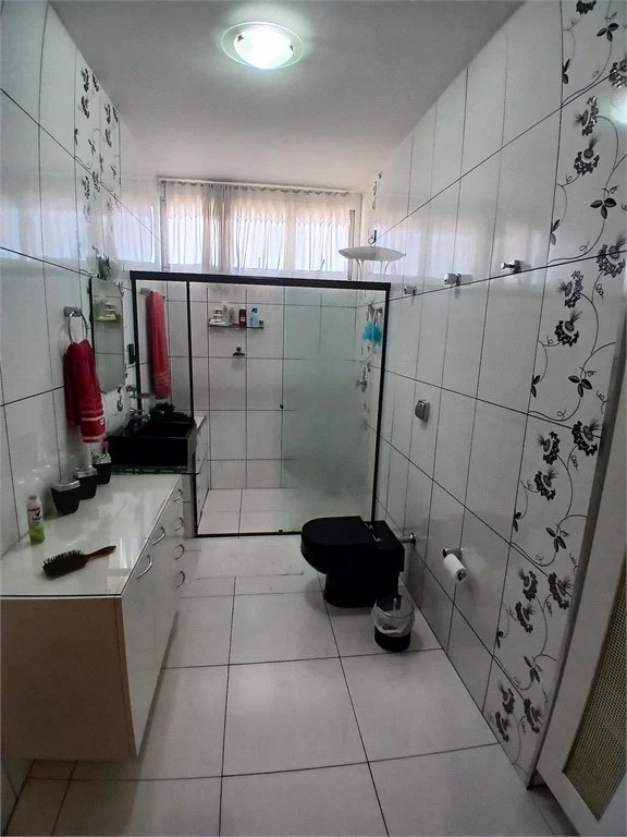 Sobrado à venda com 4 quartos, sendo 2 suítes,  em Jardim Leonor, São Paulo, SP