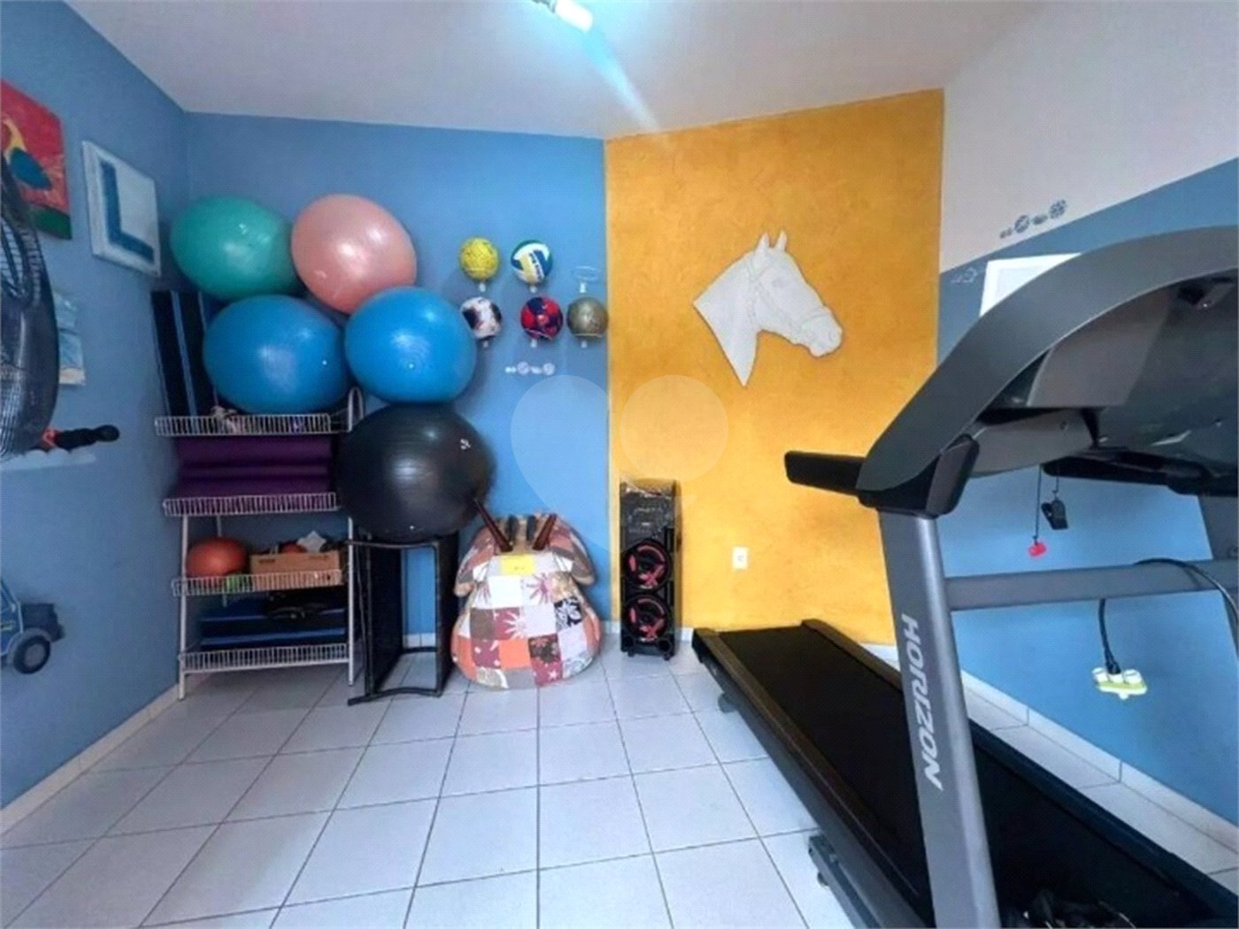 Casa à venda com 3 quartos, sendo 1 suíte, no condomínio Residencial Delle Stelle, Louveira - SP