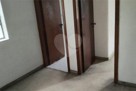 Sobrado à venda com 3 quartos em Jardim Odete, São Paulo, SP