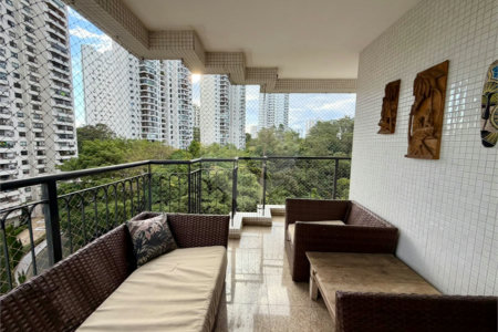 Apartamento à venda com 4 suítes em Jardim Marajoara, São Paulo, SP