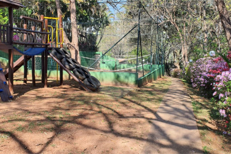 Casa à venda com 4 quartos, sendo 2 suítes, no condomínio Vila Panamericana, São Paulo - SP