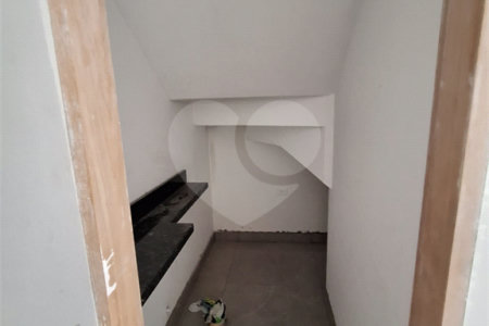 Sobrado à venda com 3 quartos, sendo 1 suíte, em Vila do Castelo, São Paulo, SP