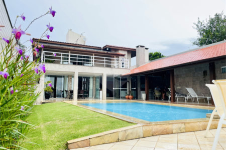 Casa à venda com 5 suítes no Centro, Porto Belo, SC