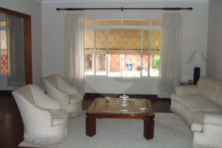 Casa Térrea à venda com 3 suítes em Jardim Petrópolis, São Paulo, SP