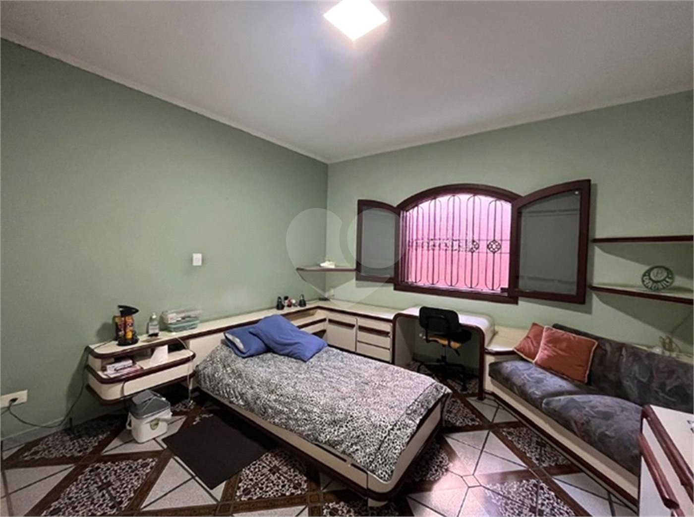 Casa à venda com 4 quartos, sendo 2 suítes, em Vila Rosália, Guarulhos, SP