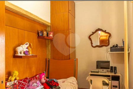 Sobrado à venda com 4 quartos em Aclimação, São Paulo, SP