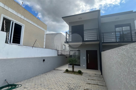 Sobrado à venda ou para alugar com 3 suítes em Jardim do Lago, Atibaia, SP