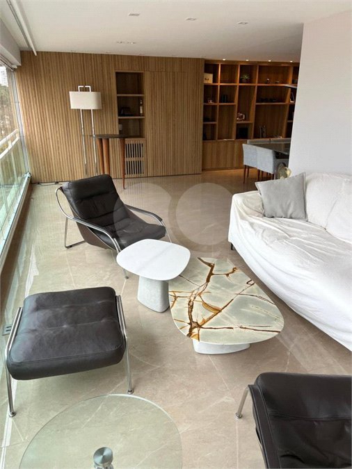 Apartamento à venda com 3 suítes em Vila Mariana, São Paulo, SP