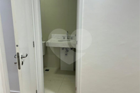 Apartamento à venda com 3 quartos, sendo 1 suíte, no Centro, São Bernardo do Campo, SP